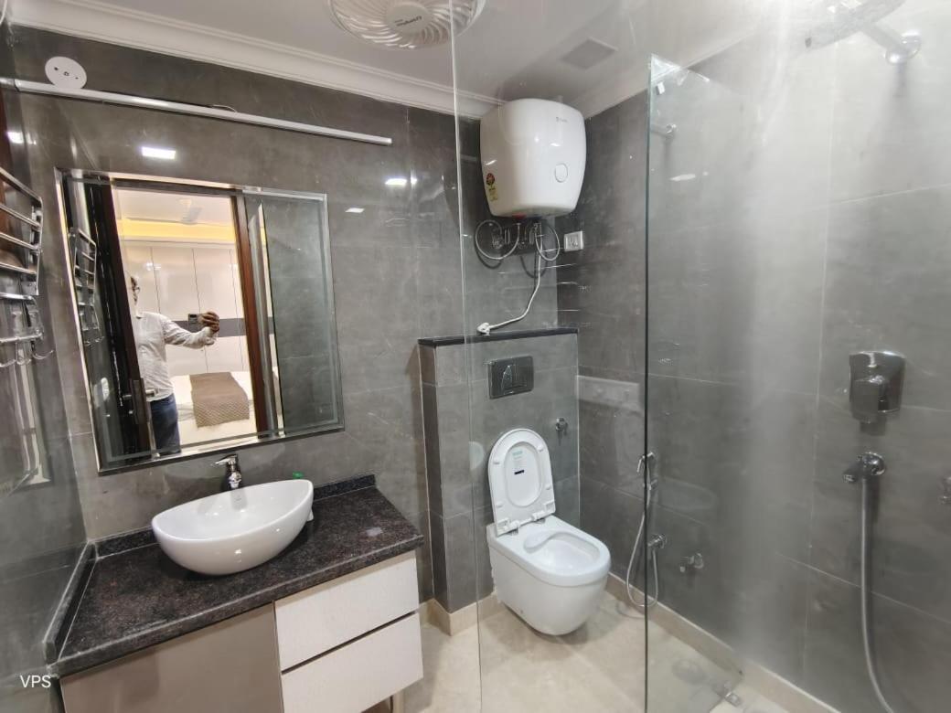 Apartment Namastey Homes 3 Bhk Service , Near Max Saket, Delhi *